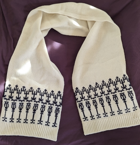 Tory Sport Scarf - Picture 3 of 4